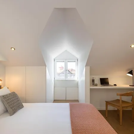 Box Market Square Apartment